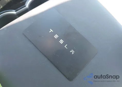 2020 Tesla Model 3 Standard Range Plus Rear-Wheel Drive/Standard Range Rear-Wheel Drive z USA, uszkodzony, nr VIN 5YJ3E1EA2LF709895